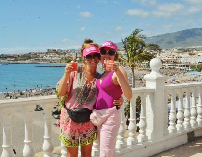 Maria en Gina - Playa de las Americas